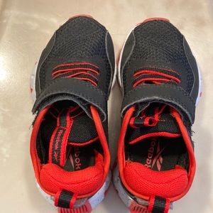 Toddler boy size 7 Reebok red and black sneakers